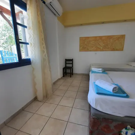 Nektaria Hostel *