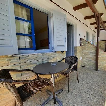 Nektaria Hostel *
