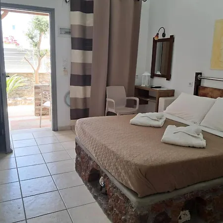 Nektaria Hostel *