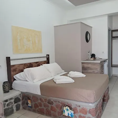 Hostal Nektaria Perissa (Santorini)