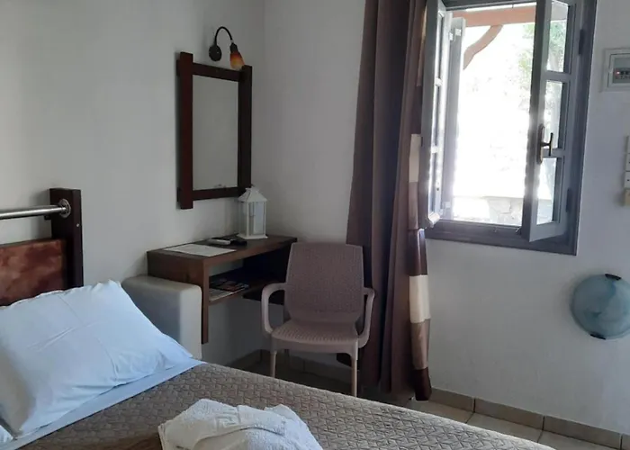 Nektaria Hostel Perísza