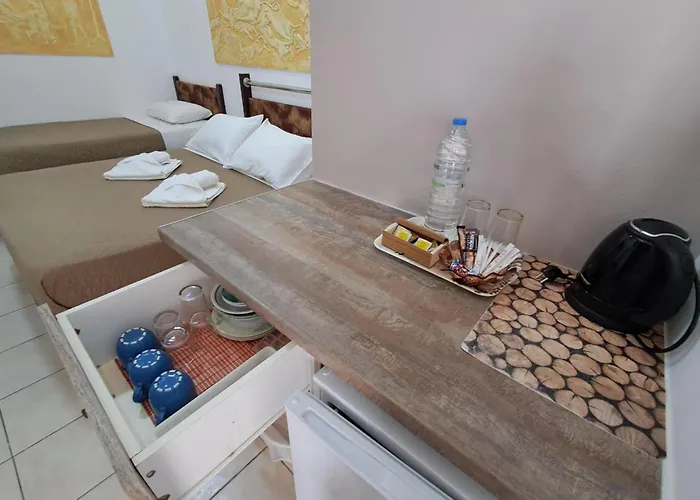 Hostel Nektaria Perísza