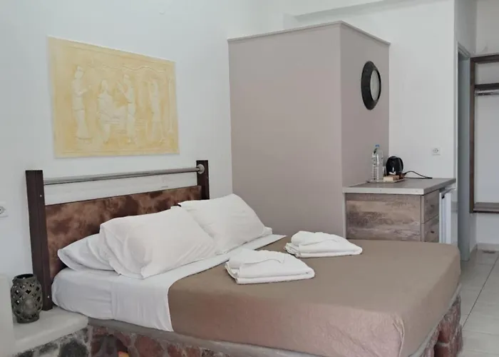 Hostel Nektaria Perísza